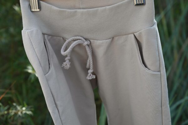 Sand Jogginganzug – Bild 5
