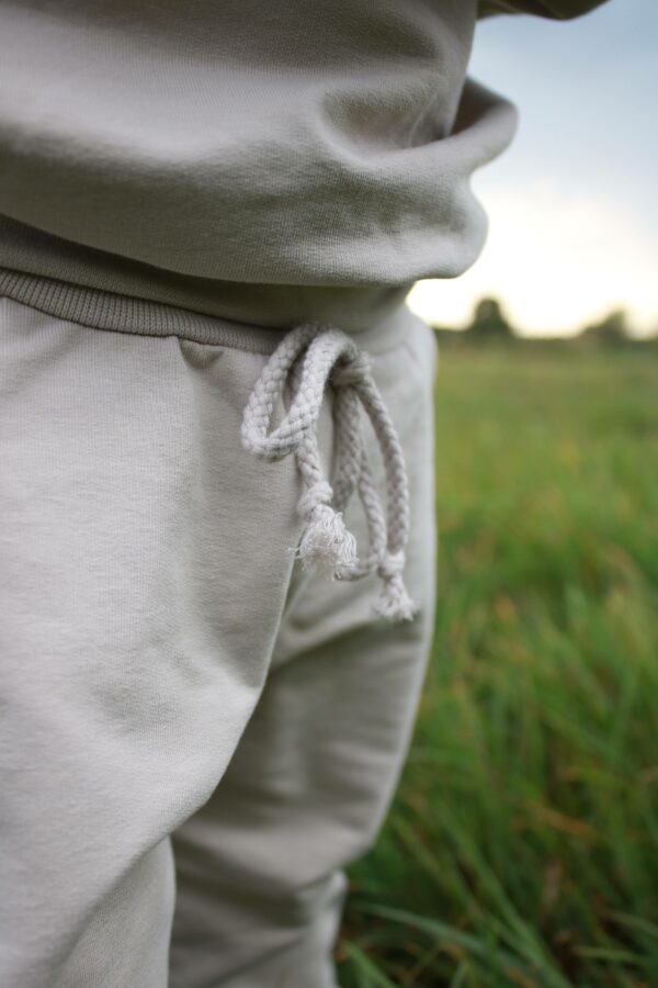 Sand Jogginganzug – Bild 4