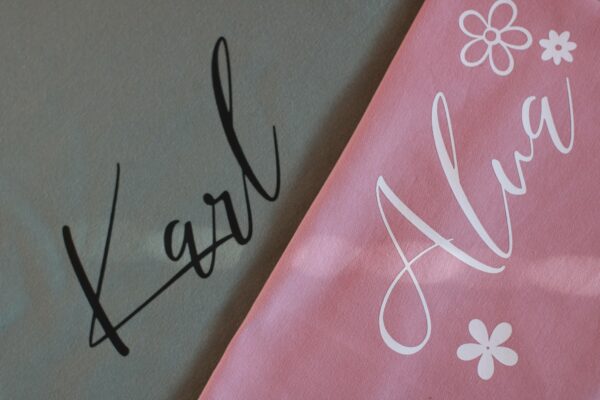 personalisierbarer Namenspullover Geburtsgeschenk – Bild 19
