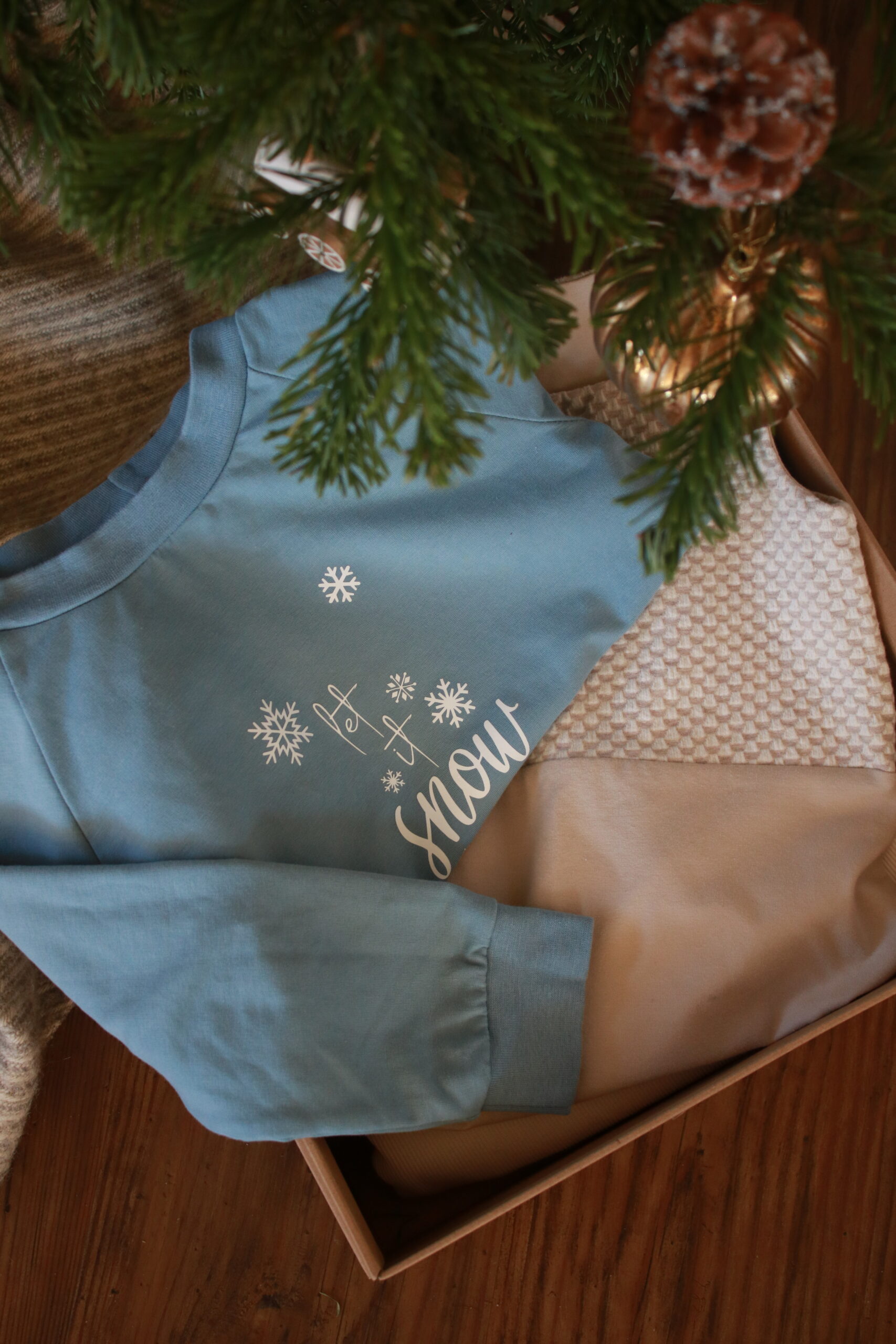 Weihnachtspullover let it snow – Bild 8