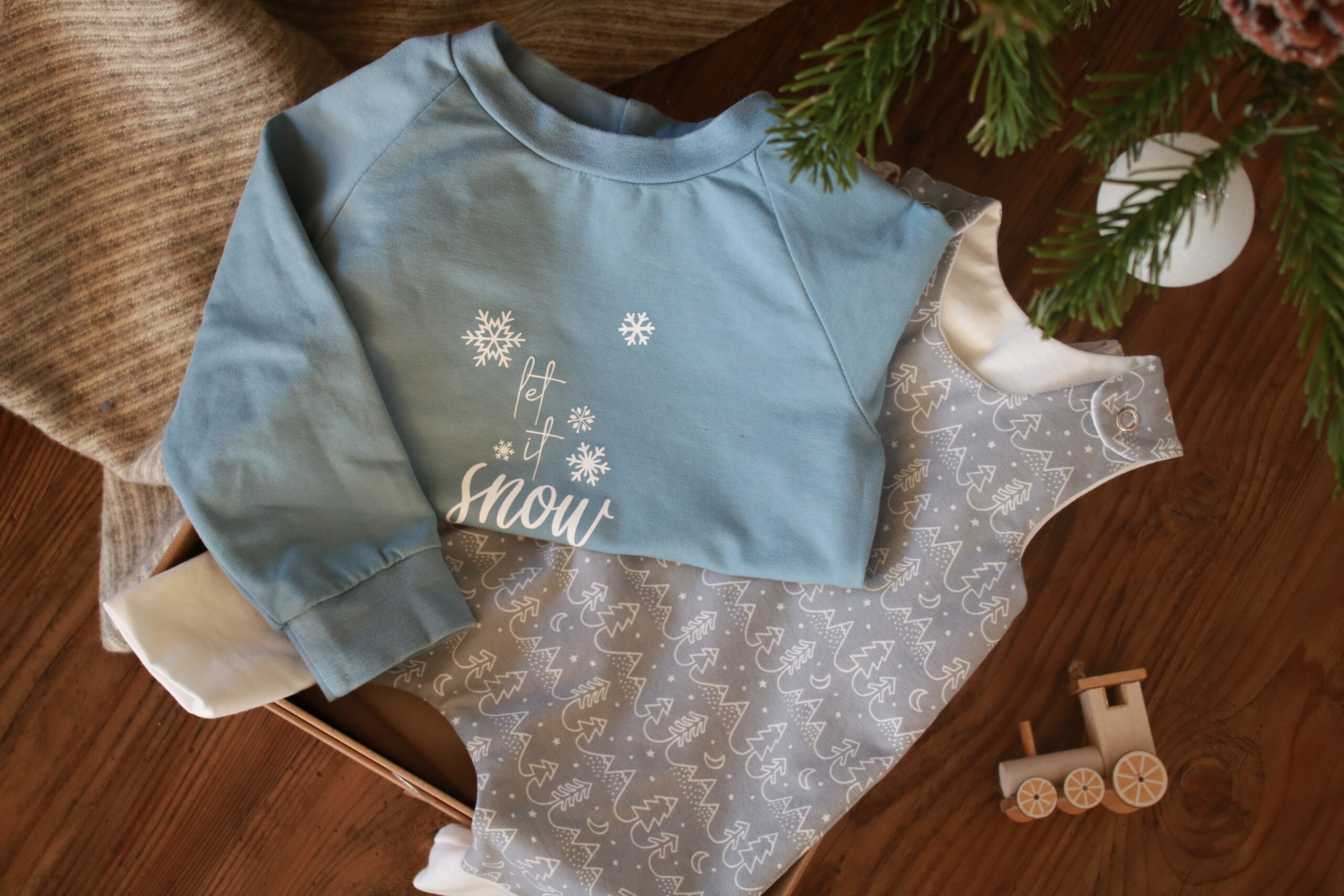 Weihnachtspullover let it snow – Bild 11